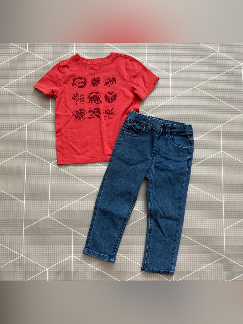 Garanimals|Baby boy/toddler cool outfit,Red Dino tee & relaxed fit jeans•••3T